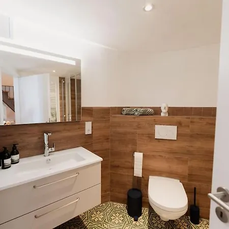 Modernes Tiny House Mit Sonnenterrasse 公寓 埃迪格尔-埃莱尔