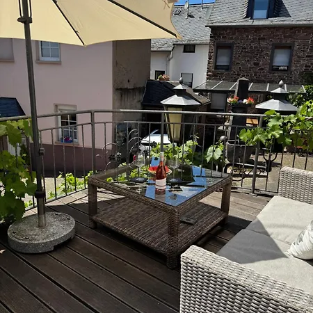 Modernes Tiny House Mit Sonnenterrasse